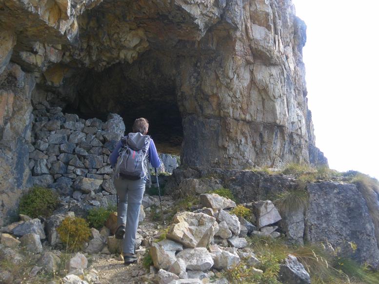 Foto: Wolfgang Lauschensky / Wandertour / Cima Levante 2019m Überschreitung / Stellungsreste / 19.10.2021 17:02:05
