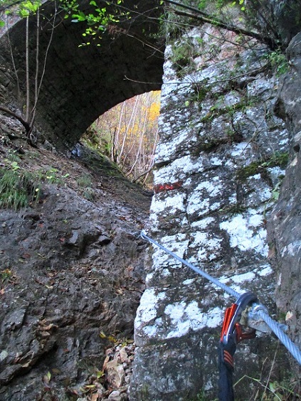 Foto: Andreas Koller / Klettersteigtour / Via ferrata Valimpach (926m) / Unter der Ponte di Valimpach / 13.11.2021 11:05:08