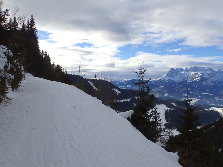 Foto: Manfred Karl / Skitour / Über das Rosnerköpfl auf die Bischlinghöhe / Skiweg in die Zaglau / 11.01.2022 07:00:43