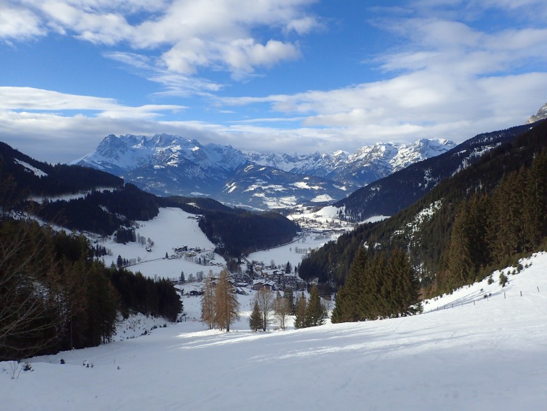 Foto: Manfred Karl / Skitour / Über das Rosnerköpfl auf die Bischlinghöhe / Der letzte Hang hinunter in die Zaglau - auch dieser kann am Skiweg umfahren werden / 11.01.2022 07:00:12