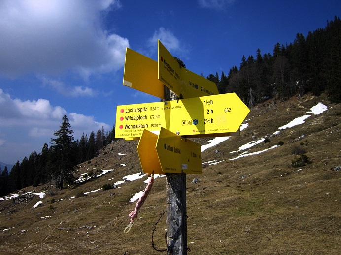Foto: Andreas Koller / Schneeschuhtour / Zwei Schneeschuh-Gipfel im Wendelstein (1720m) / 28.04.2022 23:37:21