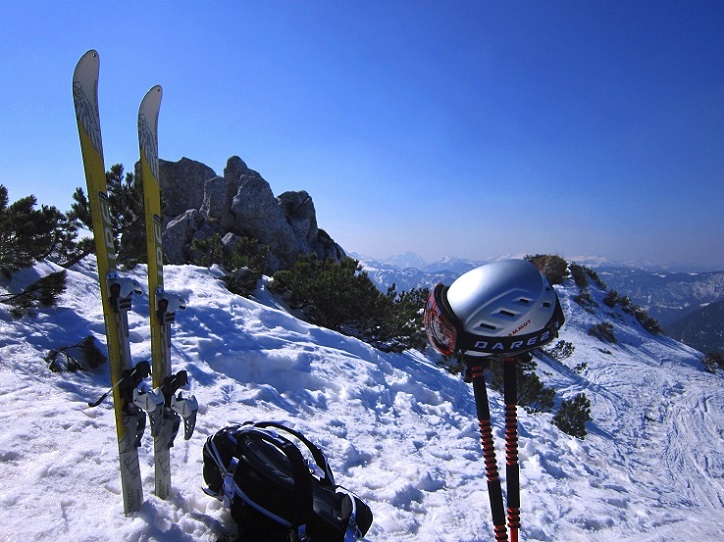 Foto: Andreas Koller / Skitour / Kleiner Wildkamm vom Niederalpl (1757m) / Bereitmachen für die Abfahrt / 10.05.2022 02:02:26