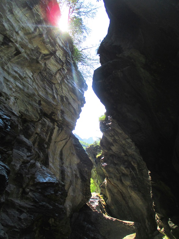 Foto: Andreas Koller / Klettersteigtour / Gorges de Mauvoisin 1: Via ferrata Saxifrage (1763m) / Kleine Schlucht mit ... / 16.09.2022 01:19:42