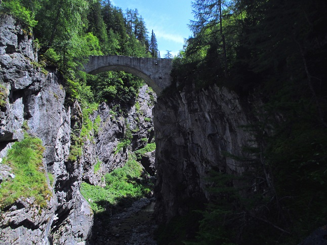 Foto: Andreas Koller / Klettersteigtour / Gorges de Mauvoisin 1: Via ferrata Saxifrage (1763m) / 16.09.2022 01:18:25