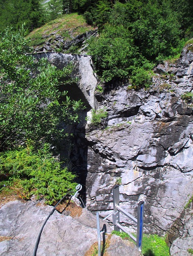 Foto: Andreas Koller / Klettersteigtour / Gorges de Mauvoisin 1: Via ferrata Saxifrage (1763m) / 16.09.2022 01:16:51