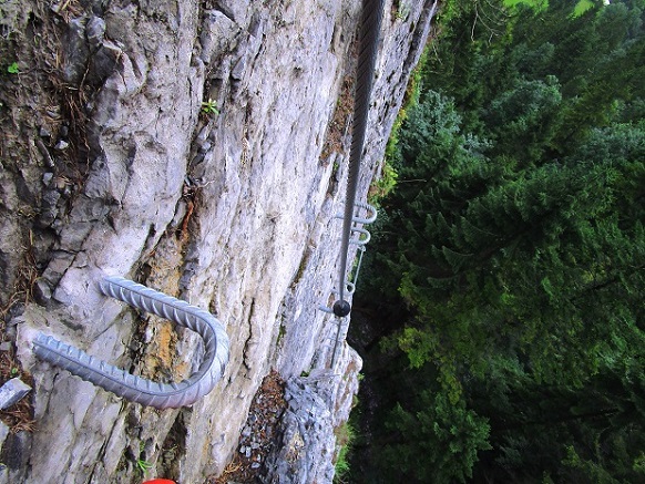 Foto: Andreas Koller / Klettersteigtour / Klettersteig Kellenegg (1355m) / Exponierte Passage im Kellenegg Klettersteig / 20.09.2022 23:09:44