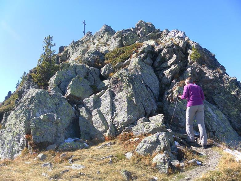 Foto: Wolfgang Lauschensky / Wandertour / Sambock-Runde von Platten / Gipfelfels der Bärentalerspitze / 02.10.2022 16:23:54