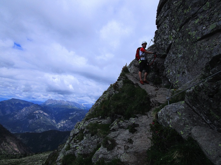 Foto: Andreas Koller / Klettersteigtour / Via ferrata dei Laghi Cermis Skyline inkl. zwei Gipfel (2535m) / 04.10.2022 00:47:54