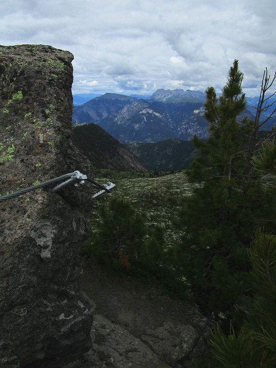 Foto: Andreas Koller / Klettersteigtour / Via ferrata dei Laghi Cermis Skyline inkl. zwei Gipfel (2535m) / 04.10.2022 00:47:14