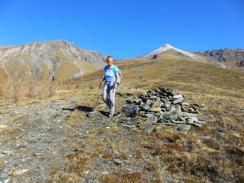 Foto: Wolfgang Lauschensky / Wandertour / Weißspitze bis Rollspitze Runde vom Braunhof / Abstieg am breiten Westrücken der Weißspitze / 09.11.2022 00:10:08