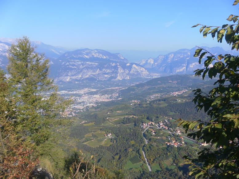 Foto: Wolfgang Lauschensky / Wandertour / Monte Calisio 1096m / Nordblick ins Etschtal / 16.11.2022 01:19:35