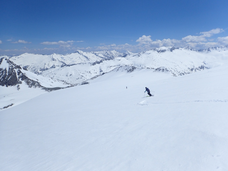 Foto: Manfred Karl / Skitour / Ankogel (3252 m) vom Kölnbreinspeicher / Endlose Hänge am Kleinelendkees / 12.03.2023 08:45:53