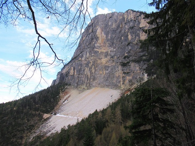 Foto: Andreas Koller / Klettersteigtour / Gantkofel - Steig (1868m) / 26.04.2023 02:04:13