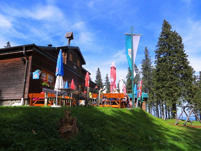 Foto: Andreas Koller / Wandertour / Gemütliche Grenzwanderung auf den Niederwechsel (1669m) / 04.05.2023 01:02:43