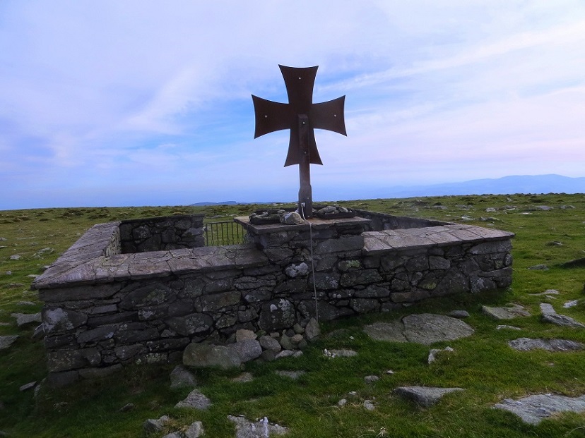 Foto: Andreas Koller / Wandertour / Gemütliche Grenzwanderung auf den Niederwechsel (1669m) / 04.05.2023 01:00:18