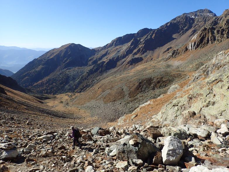 Foto: Manfred Karl / Wandertour / Morgenkofel, 3073 m / Abstieg im Schuttkar / 17.06.2023 08:24:12