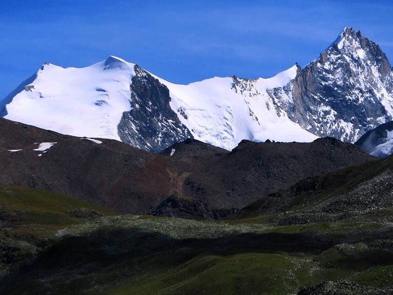 Foto: Andreas Koller / Wandertour / Le Touno (3018m) / Bishorn (4153m) und Weisshorn (4505m) / 08.07.2023 02:00:53