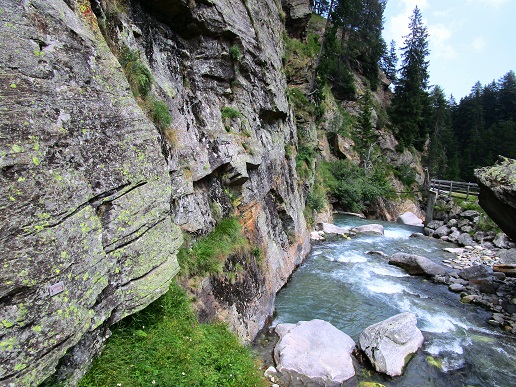 Foto: Andreas Koller / Klettersteigtour / Bergkristall Klettersteig im Pfelderer Tal (1630m) / Einstieg über dem Pfelderer Bach / 11.09.2023 23:38:49