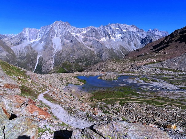 Foto: Andreas Koller / Wandertour / Mont de l´Etoile (3370m) / Abstieg von der Cabanne des Aiguilles Rouges / 23.09.2023 21:07:00