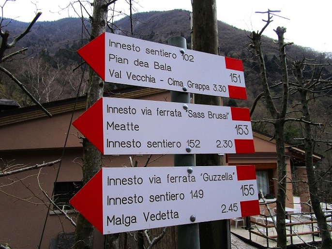 Foto: Andreas Koller / Klettersteigtour / Monte Boccaor auf der Via ferrata Sass Brusai (1531m) / 25.10.2023 01:12:19