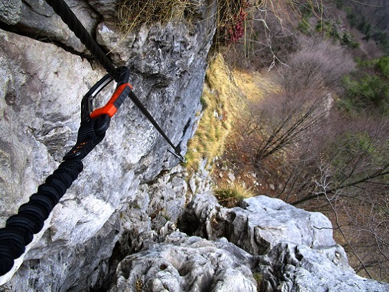 Foto: Andreas Koller / Klettersteigtour / Monte Boccaor auf der Via ferrata Sass Brusai (1531m) / 25.10.2023 01:10:54