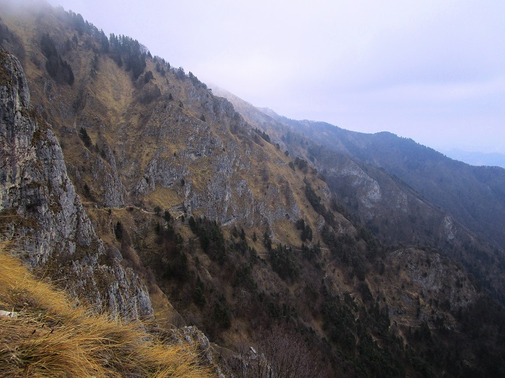 Foto: Andreas Koller / Klettersteigtour / Monte Boccaor auf der Via ferrata Sass Brusai (1531m) / 25.10.2023 01:09:53