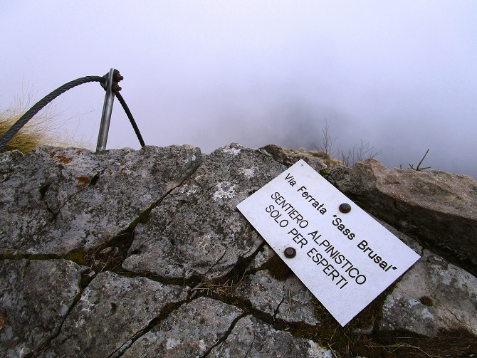 Foto: Andreas Koller / Klettersteigtour / Monte Boccaor auf der Via ferrata Sass Brusai (1531m) / Ausstieg / 25.10.2023 01:08:09