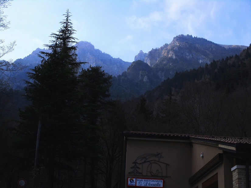Foto: Andreas Koller / Klettersteigtour / Monte Boccaor auf der Via ferrata Sass Brusai (1531m) / 25.10.2023 01:05:02