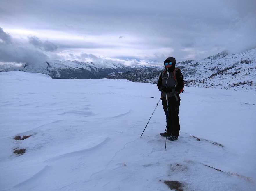 Foto: Andreas Koller / Wandertour / Monte Pradazzo - Allwettertour über dem Passo Valles (2281m) / Der breite Gipfel des Monte Pradazzo / 06.12.2023 01:31:40