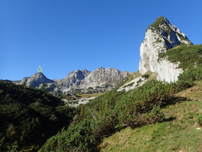 Foto: Manfred Karl / Wandertour / Von der Karalm auf den Sonntagskogel (2046 m) / Erster Blick auf den Sonntagskogel / 11.12.2023 08:33:29