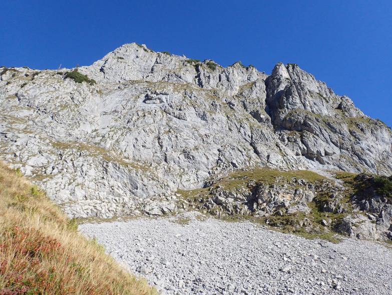 Foto: Manfred Karl / Wandertour / Von der Karalm auf den Sonntagskogel (2046 m) / Gr. Traunstein Südflanke / 11.12.2023 08:31:52
