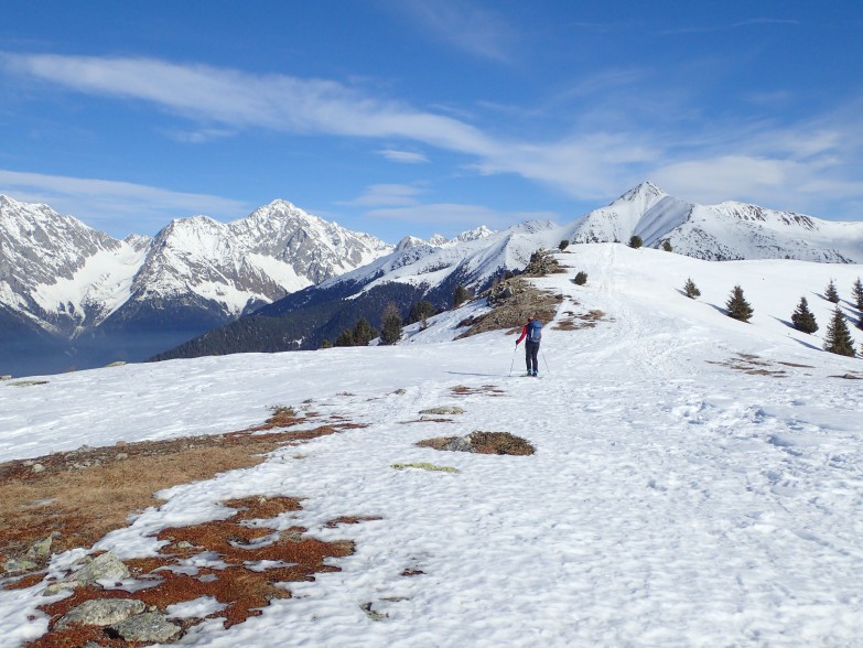 Foto: Manfred Karl / Skitour / Kammwanderung zum Rudlhorn (2448 m) / Am Weg zum Punkt 2203 / 06.03.2024 12:15:26