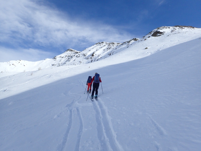 Foto: Manfred Karl / Skitour / Kammwanderung zum Rudlhorn (2448 m) / Aufstieg in den Sattel zwischen Eisatz und Rudlhorn / 06.03.2024 12:09:13