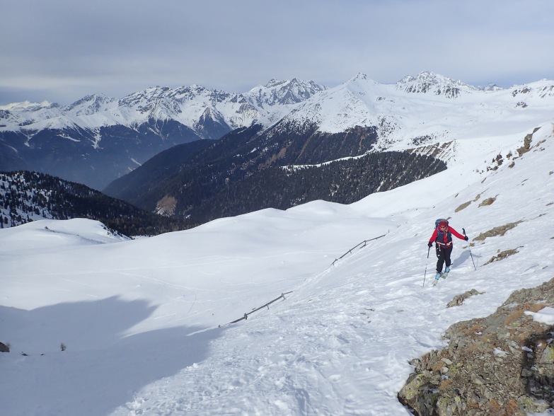 Foto: Manfred Karl / Skitour / Kammwanderung zum Rudlhorn (2448 m) / Die letzten Meter in den Sattel / 06.03.2024 12:08:28