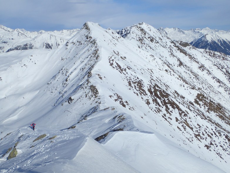 Foto: Manfred Karl / Skitour / Kammwanderung zum Rudlhorn (2448 m) / Abstieg zum Skidepot / 06.03.2024 12:05:22