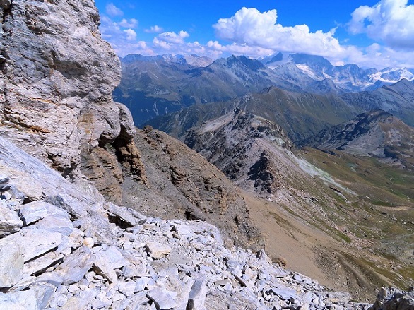 Foto: Andreas Koller / Wandertour / Becs de Bosson vom Lac de Moiry (3149m) / Abstieg vom Gipfel / 27.09.2024 01:54:10