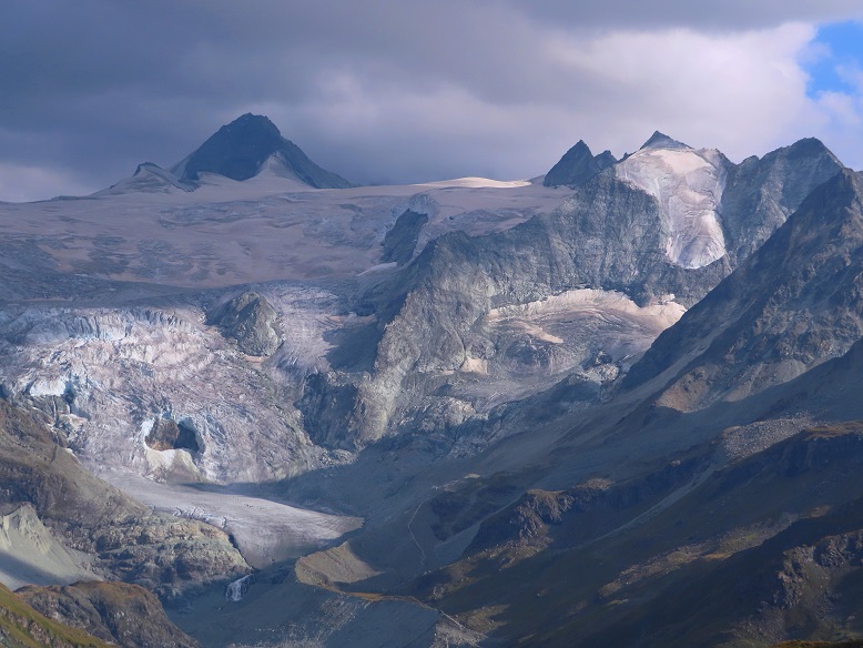 Foto: Andreas Koller / Wandertour / Becs de Bosson vom Lac de Moiry (3149m) / 27.09.2024 01:50:14