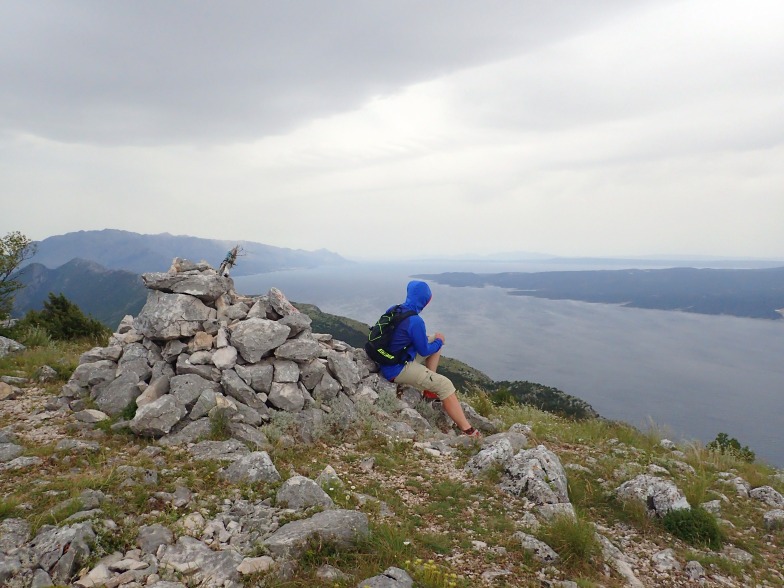 Foto: Manfred Karl / Wandertour / Vrh Kula (863 m) – Panoramaberg über Omis / Leider keine sehr gute Sicht / 24.05.2025 16:40:31
