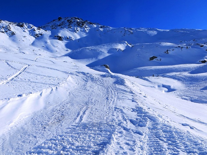 Foto: Andreas Koller / Skitour / Über die Viertelalmen zum Marchkopf (2499m) / Rückblick Marchkopf und Nordkar / 17.05.2025 19:14:47