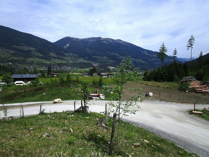 Foto: Andreas Koller / Klettersteigtour / Blausee Klettersteig (1015m) / P2 als Ausgangspunkt / 19.05.2025 23:13:47