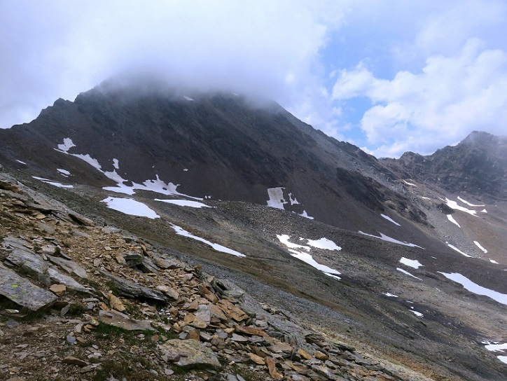 Foto: Andreas Koller / Wandertour / Königskogel (3050m) / Den Königskogel schmückt noch ein Nebelhäubchen / 23.06.2025 00:02:58