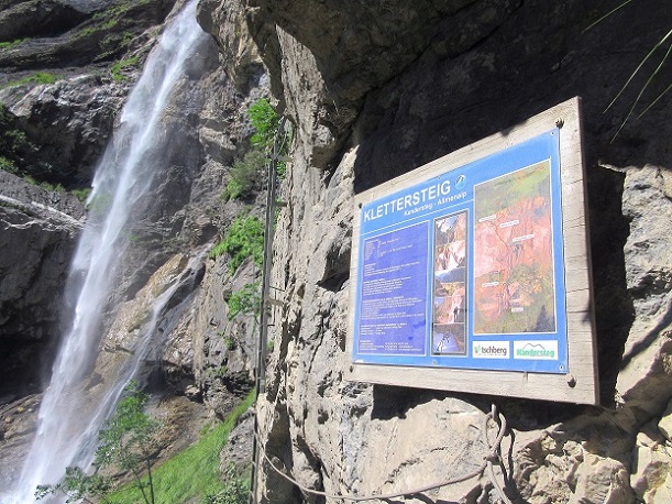 Foto: Andreas Koller / Klettersteigtour / Klettersteig Allmenalp - Kandersteg (1725m) / Informationstafel nach dem ersten Block / 25.06.2025 17:52:27