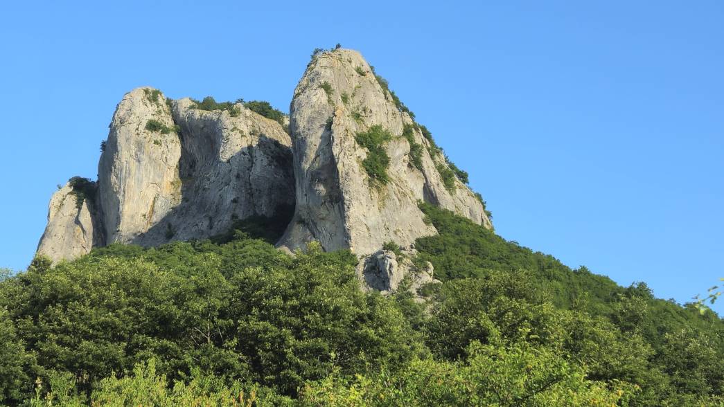 Foto: Manfred Karl / Wandertour / Auf den Zir (850 m) – Inselberg im Licko Polje / Zir - Südostseite / 30.07.2025 09:51:25