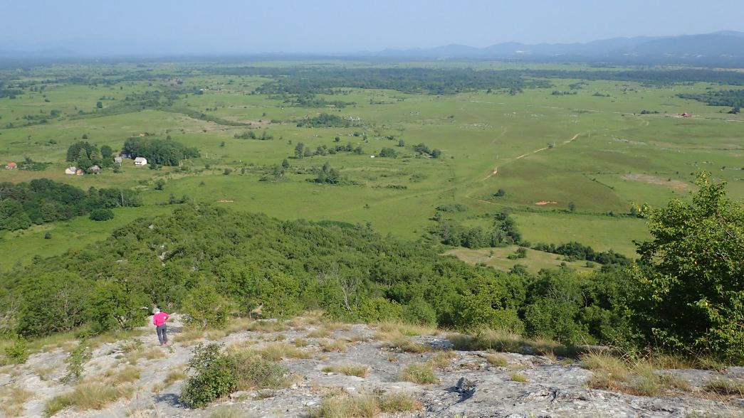 Foto: Manfred Karl / Wandertour / Auf den Zir (850 m) – Inselberg im Licko Polje / 30.07.2025 09:45:17