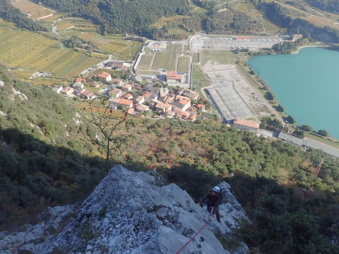 Foto: Manfred Karl / Klettertour / Due laghi, Via “Lo spigolo nascosto” / 30.07.2025 15:59:51