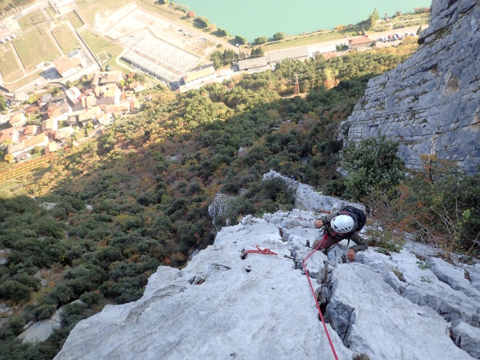Foto: Manfred Karl / Klettertour / Due laghi, Via “Lo spigolo nascosto” / 30.07.2025 15:59:05