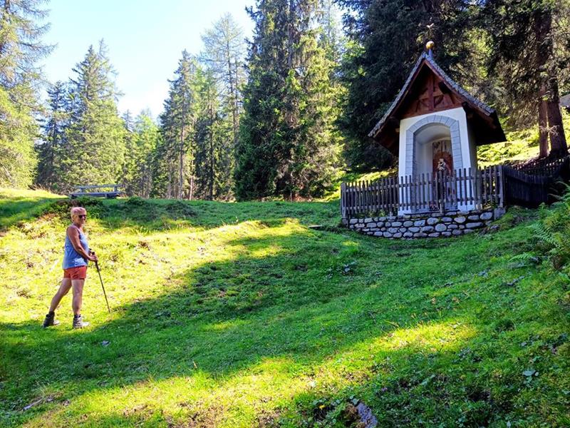 Foto: Wolfgang Lauschensky / Wandertour / Rauher Kopf und Hoher Napf / Marterl oberhalb der Kalten Herberge / 17.08.2025 00:24:59