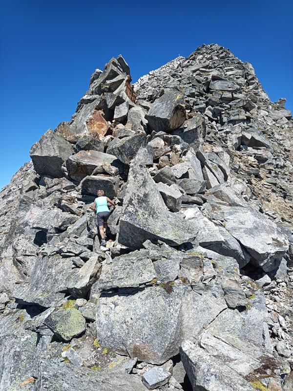 Foto: Wolfgang Lauschensky / Wandertour / Rauchkofel 3251m von Prettau / vor dem Gratturm mit Gipfelblick / 31.08.2025 01:08:32