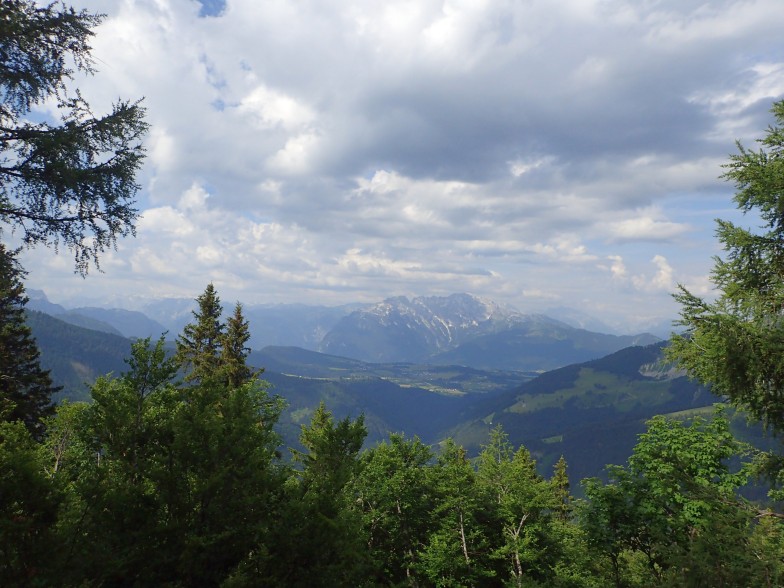Foto: Manfred Karl / Wandertour / Aus der Taugl auf Regenspitz und Bergköpfl / Blick hinüber zum Hohen Göll / 30.10.2025 20:32:46