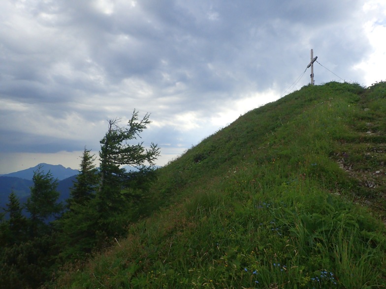 Foto: Manfred Karl / Wandertour / Aus der Taugl auf Regenspitz und Bergköpfl / Gipfelgrat am Regenspitz / 30.10.2025 20:32:24
